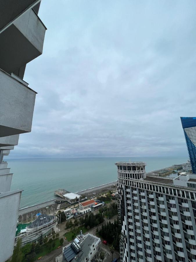 Lux Tower * 巴统